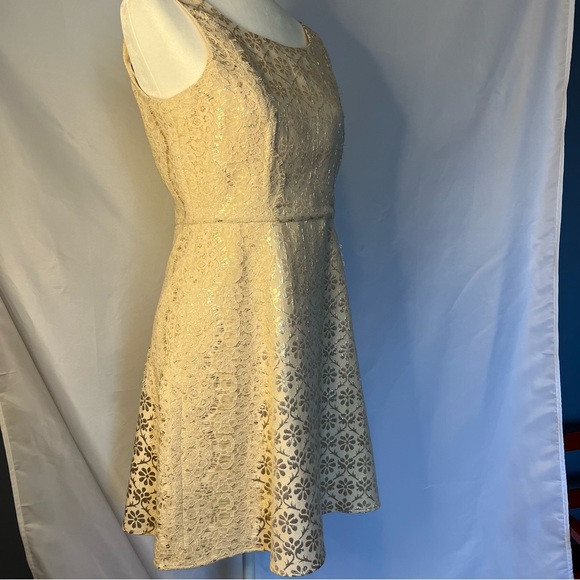Jessica Simpson gold, lace, size 6 - Picture 6 of 7